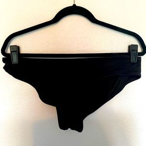 Victorias Secret Scrunch Butt Bikini Bottoms. NWOT.